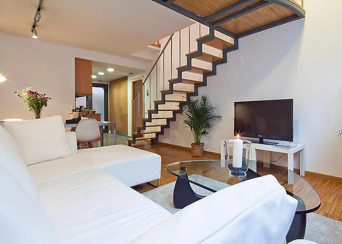 My Space Emirates - Charming Duplex In Barcelona Ideal For Families Or Friends
